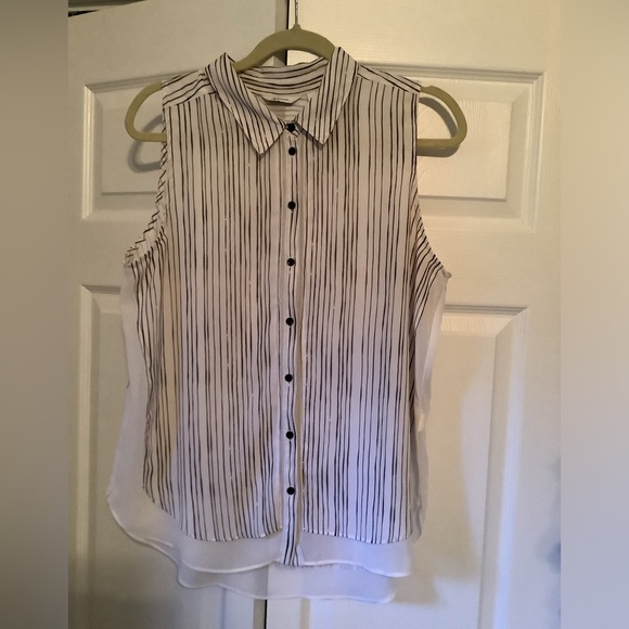 White blouse with black stripes - Picture 2 of 4
